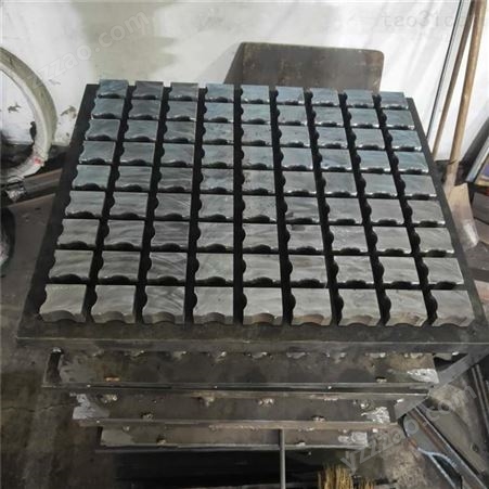 威达厂家定做水泥垫块机模具 小型钢筋梅花垫块机 小型混凝土垫块机